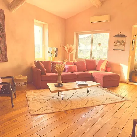 Holiday home Mas Shantala 5 Chambres, Jacuzzi 12-14 Personnes Cassagnoles