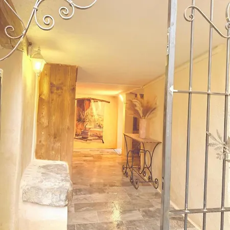 Mas Shantala 5 Chambres, Jacuzzi 12-14 Personnes Cassagnoles